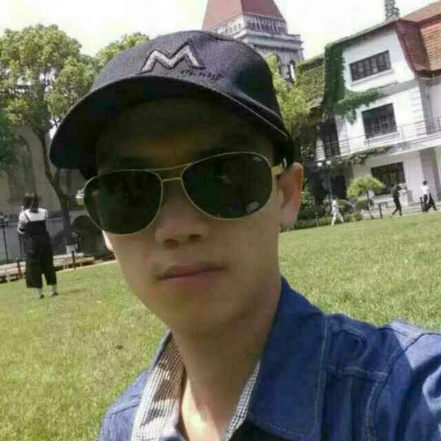龙小华的第一张照片--浙江闪婚服务中心