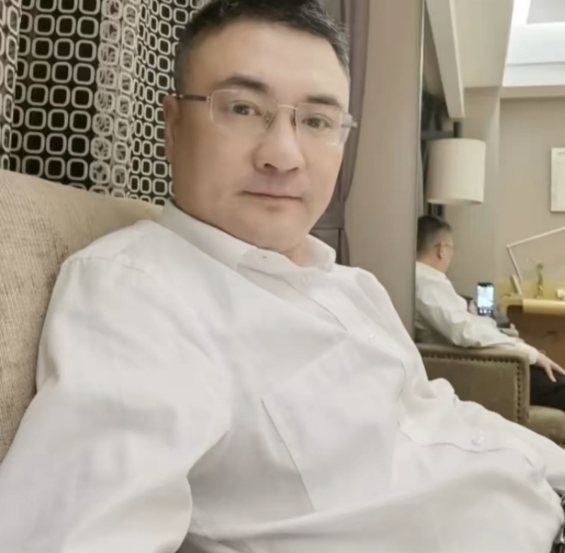 追逐的第二张照片--浙江闪婚服务中心
