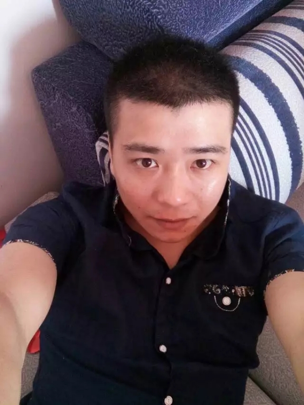 漫步的面包的第一张照片--浙江闪婚服务中心