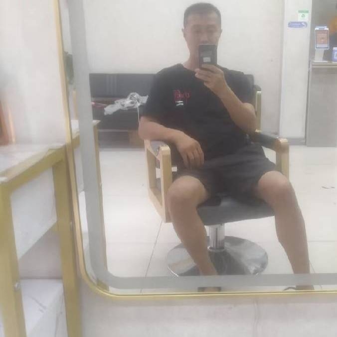 闫杰的第一张照片--浙江闪婚服务中心