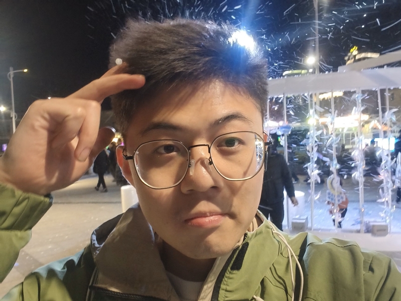 独揽星河的第一张照片--浙江闪婚服务中心