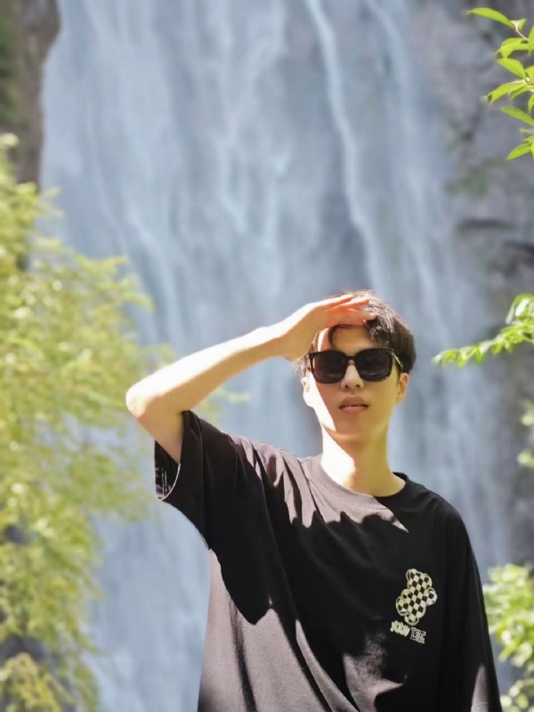 大橙子的第一张照片--浙江闪婚服务中心