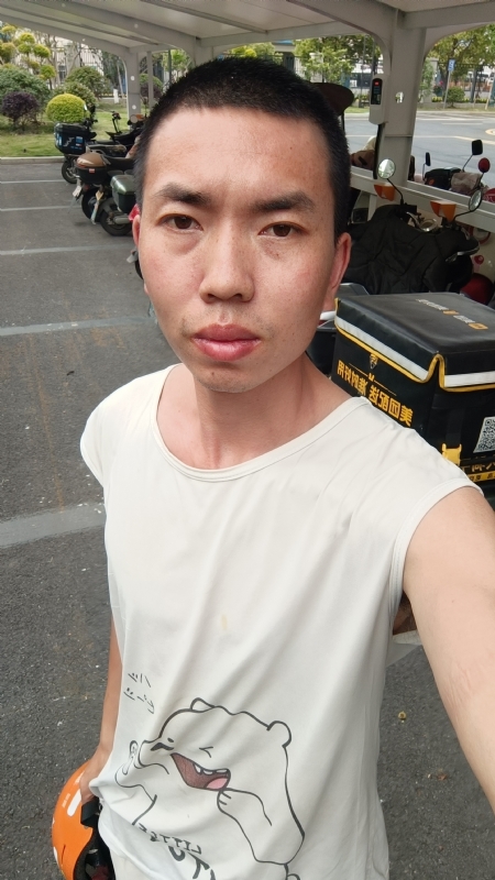 想找个女朋友的第一张照片--浙江闪婚服务中心